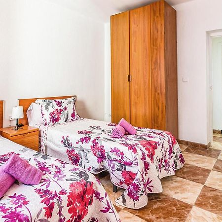 Beautiful Apartment In Cordoba With Kitchenette المظهر الخارجي الصورة