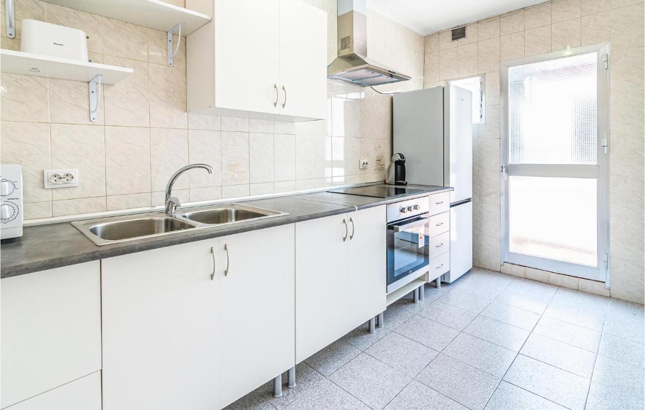 Beautiful Apartment In Cordoba With Kitchenette المظهر الخارجي الصورة